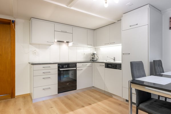 Charmante Renditeliegenschaft mit historischem Flair - kleines Mehrfamilienhaus in Reutigen 16