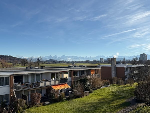 Bern modern erleben – sanierte Wohnung mit Sicht auf die Alpen 5