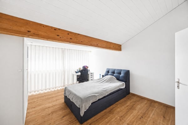 Adlatus AG | Stilvolles 5-Zimmer-Reihenhaus in Safnern 6