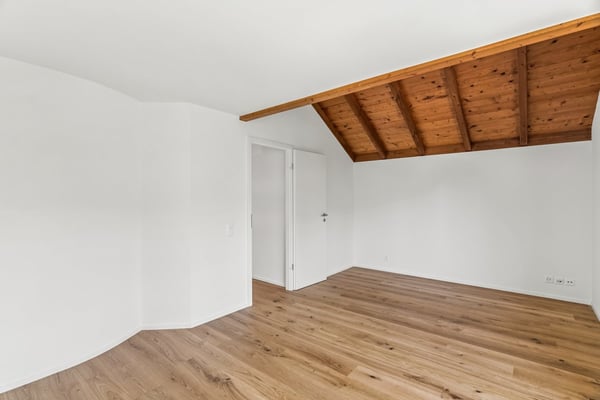 Adlatus AG | Familienfreundliches saniertes Einfamilienhaus 6