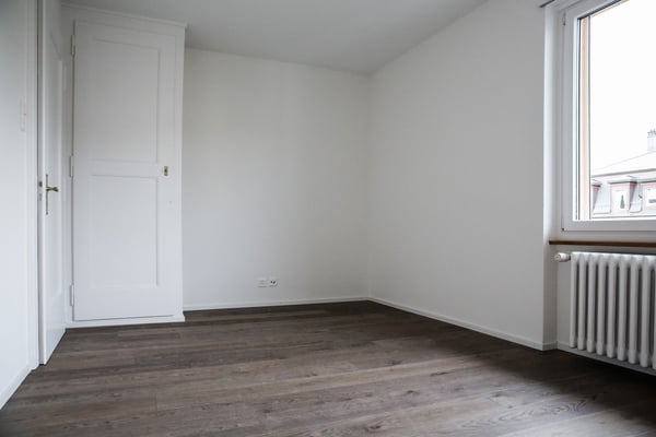 Top moderne Wohnung im Herzen vom Breitsch 12