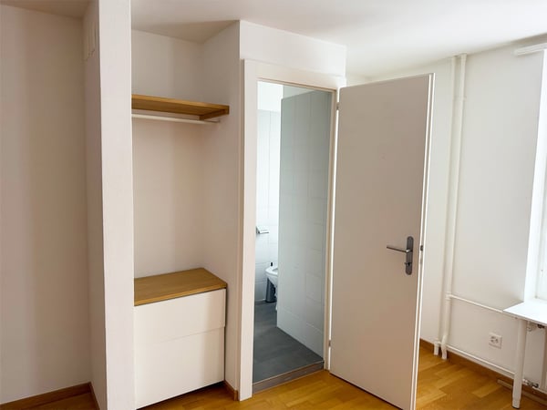 Mitten in der Altstadt - Grosse Wohnung mit 2 Badezimmern und Reduit 10