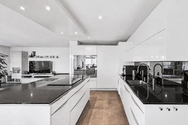 Adlatus AG | Sonnenverwöhnte Attika-Wohnung 3