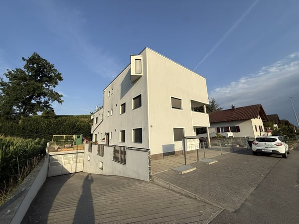Charmante 2.5-Zimmerwohnung mit Balkon 1