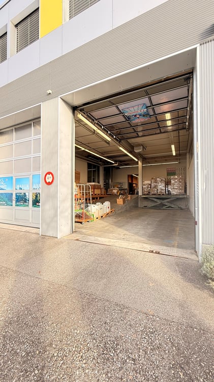 grosse Räumlichkeiten für Ihr Gewerbe 2