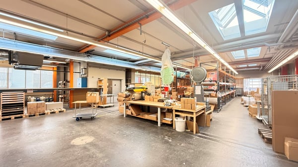 grosse Räumlichkeiten für Ihr Gewerbe 6