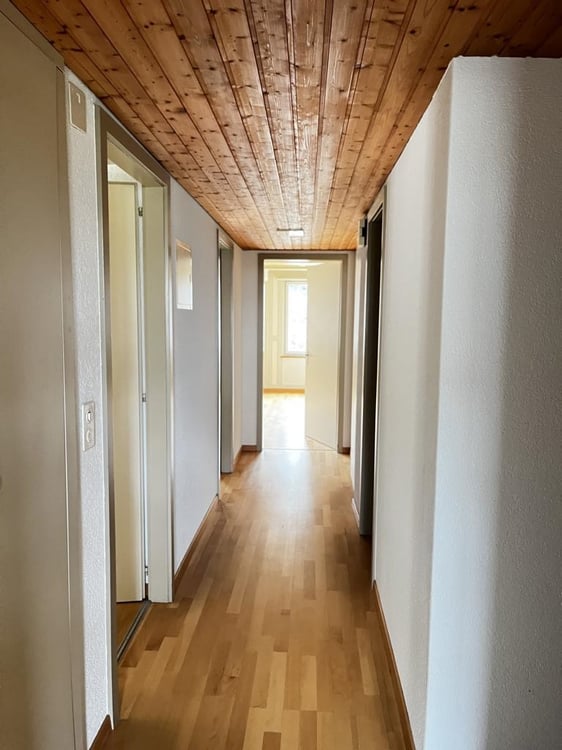 6 Zimmer Wohnung 8