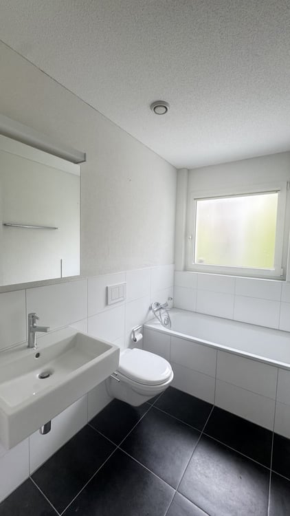 5.5-Zimmerwohnung mit sonnigem Garten und modernem Wohnkomfort 8