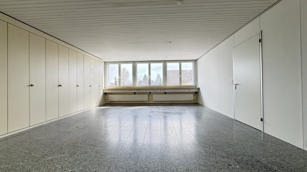 Praxisfläche in zwei separaten Raumhälften mit 60m2 3