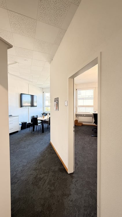 Moderne Büroräumlichkeiten im 1. OG 12