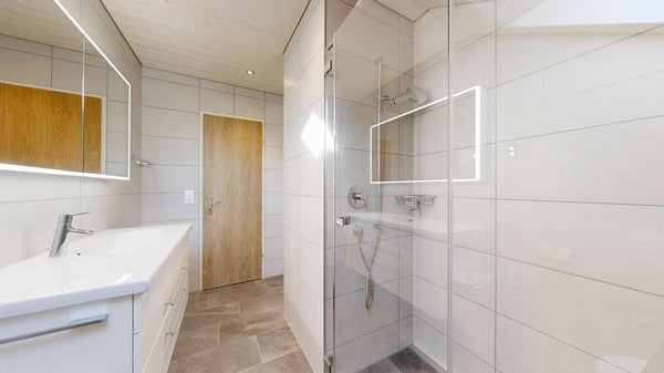 Exklusive 3½-Zimmer-Maisonette-Wohnung mit Panoramaausblick 12