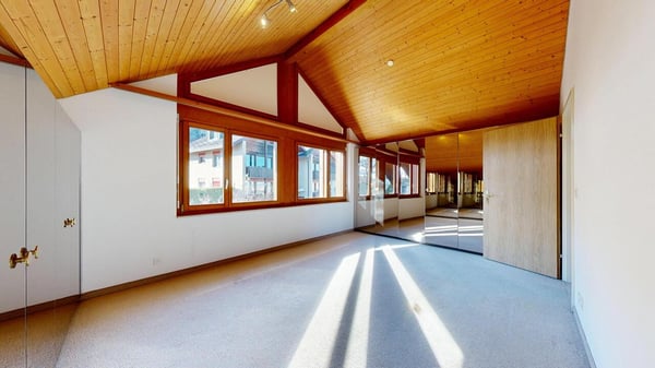 Exklusive 3½-Zimmer-Maisonette-Wohnung mit Panoramaausblick 9