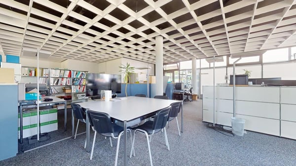 Gewerbefläche mit Bastelraum und zwei Einstellhallenplätzen 6