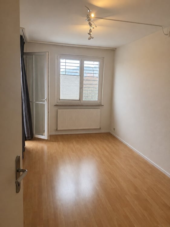 Attraktive 4½-Zimmer-Wohnung mit zwei Balkonen, Einstellhallenplatz 6