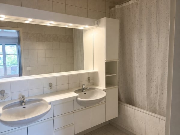 Attraktive 4½-Zimmer-Wohnung mit zwei Balkonen, Einstellhallenplatz 9