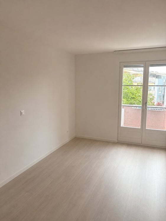 Attraktive 4½-Zimmer-Wohnung mit zwei Balkonen, Einstellhallenplatz 5