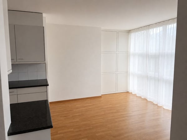 Attraktive 4½-Zimmer-Wohnung mit zwei Balkonen, Einstellhallenplatz 4