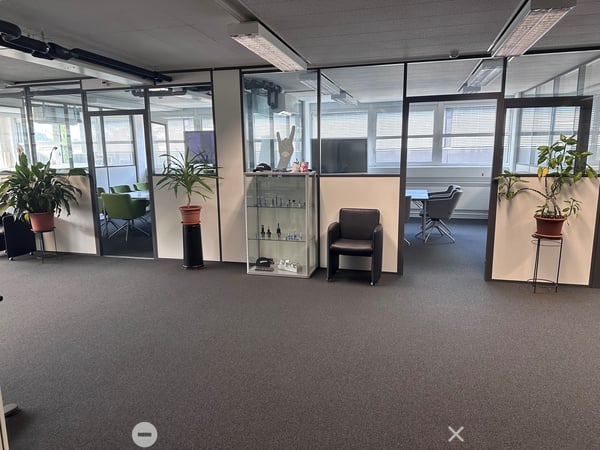 Moderne Bürofläche im Industriegebiet von Bözingen 3