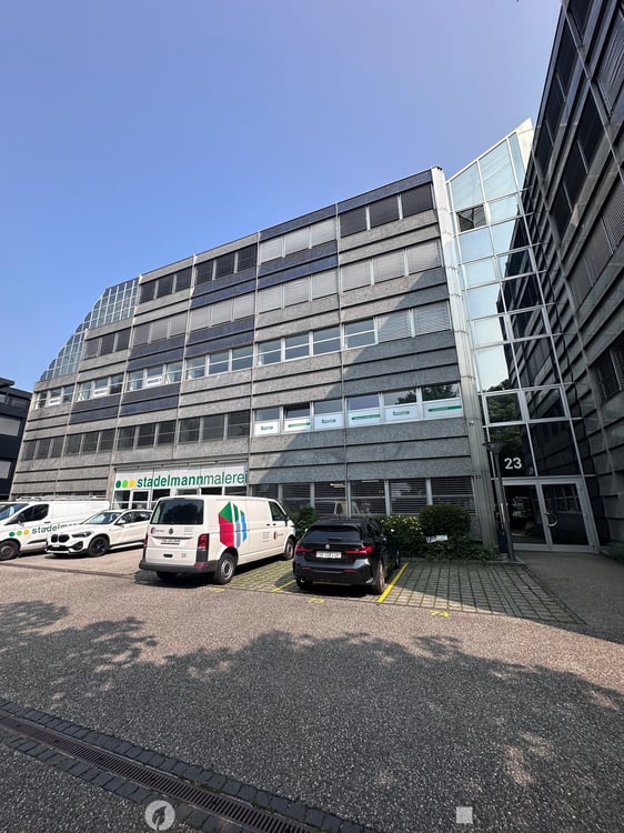 Moderne Bürofläche im Industriegebiet von Bözingen 1