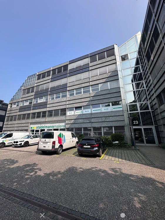 Moderne Bürofläche im Industriegebiet von Bözingen 1