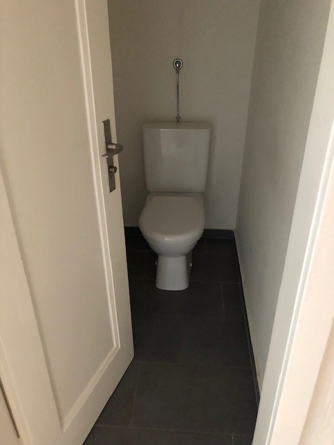 Helle 1-Zimmer-Wohnung mit Balkon in zentraler Lage in Biel 9