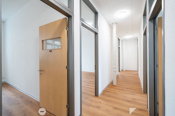 Renovierte Gewerbe- und Bürofläche ab sofort verfügbar 2