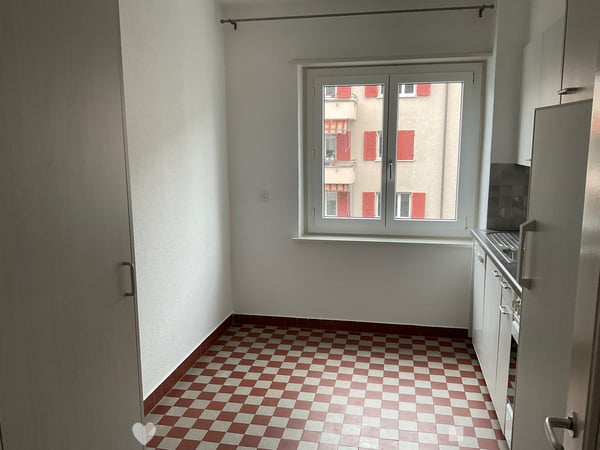 3-Zimmerwohnung im ruhigen Champagnequartier 2