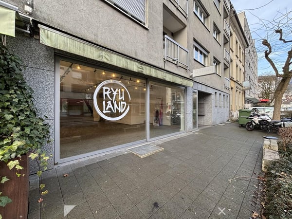 Gewerbelokal an der Neumarktstrasse 30 in Biel 1