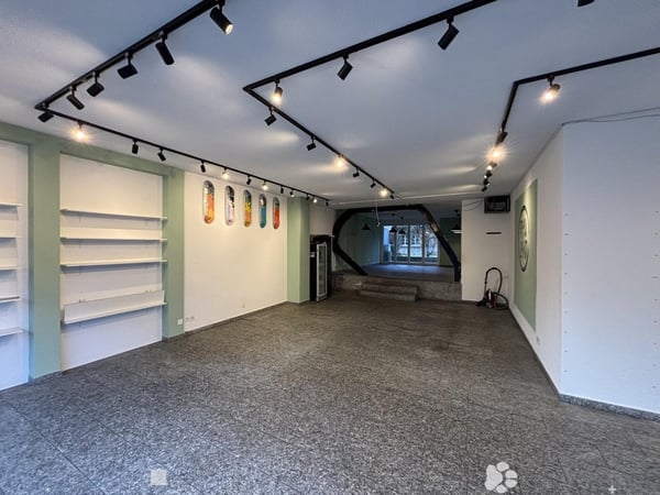 Gewerbelokal an der Neumarktstrasse 30 in Biel 4