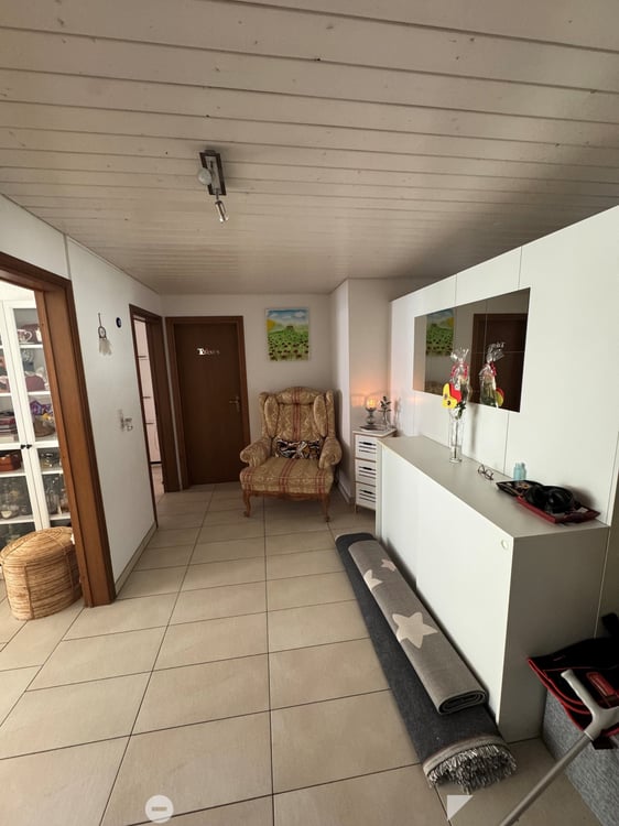 Sonnige 5.5-Zimmer-Wohnung mit Balkon in Biel 4