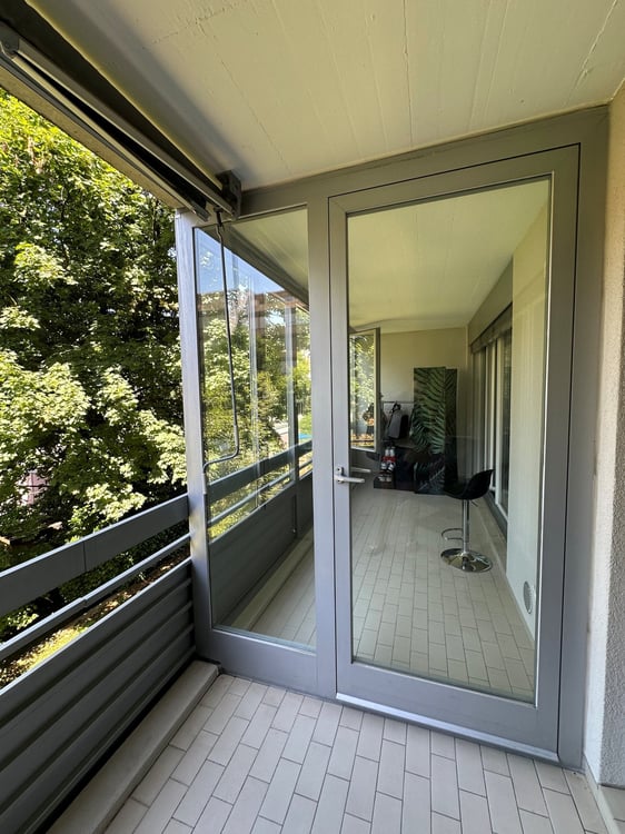 Charmante 3.5-Zimmer-Wohnung mit Balkon in Biel 8