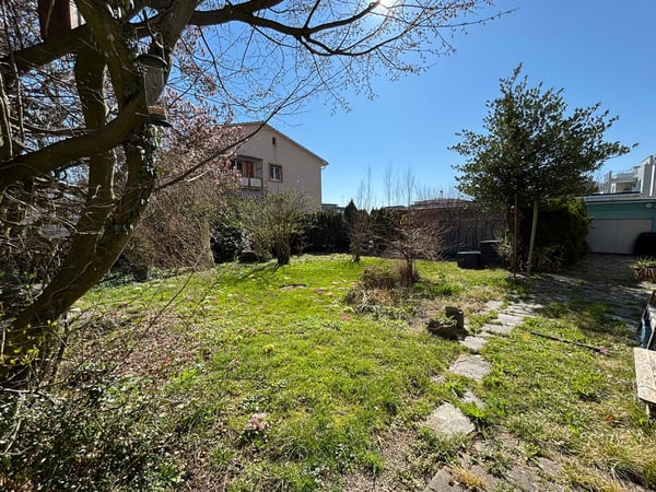 Einfamilienhaus mit Einliegerwohnung und grossem Garten 17