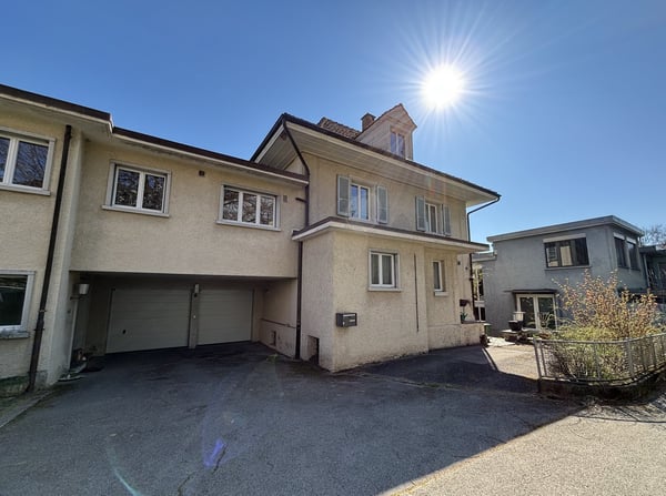 Einfamilienhaus mit Einliegerwohnung und grossem Garten 1