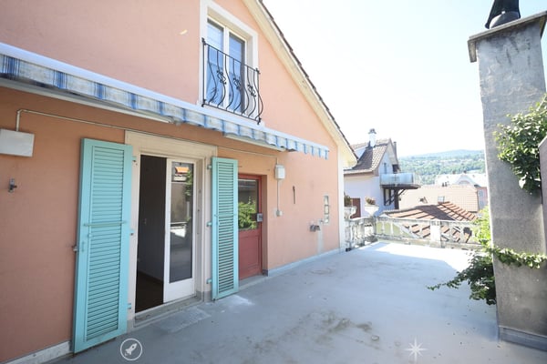 11-Zimmer-Zweifamilienhaus mit Potenzial in Biel 3
