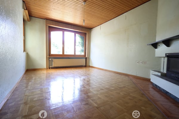 9-Zimmer-Zweifamilienhaus mit Potenzial in Biel 5