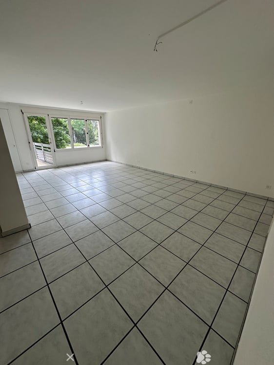 Helle 4.5-Zimmer-Wohnung mit Balkon in Biel 2