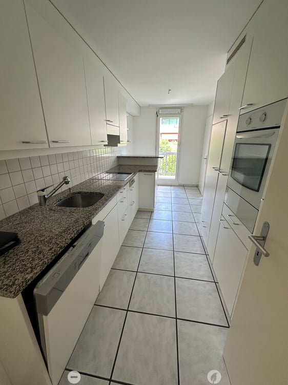 Helle 4.5-Zimmer-Wohnung mit Balkon in Biel 6