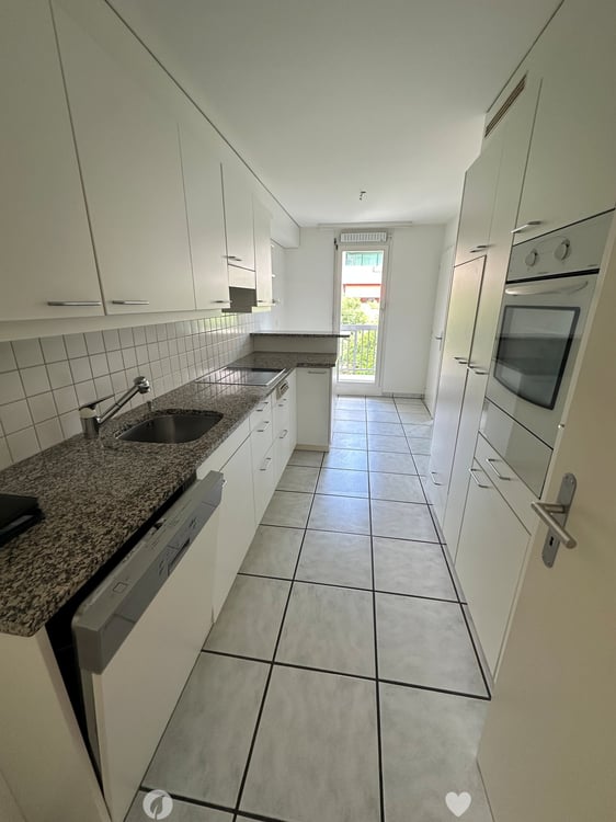 Helle 4.5-Zimmer-Wohnung mit Balkon in Biel 6