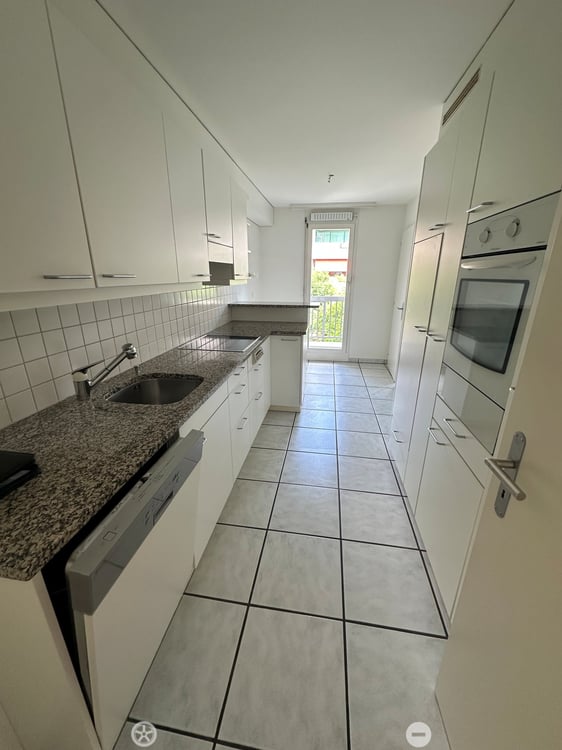 Helle 4.5-Zimmer-Wohnung mit Balkon in Biel 6