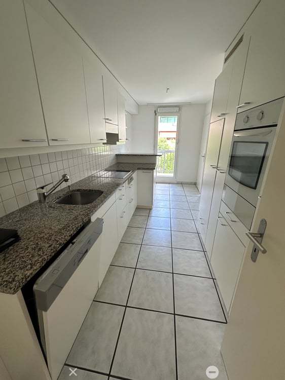 Helle 4.5-Zimmer-Wohnung mit Balkon in Biel 6