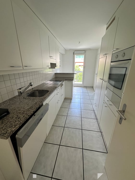 Helle 4.5-Zimmer-Wohnung mit Balkon in Biel 6
