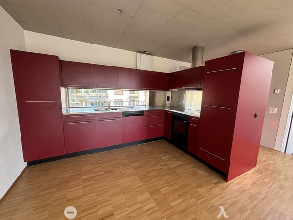 Helle 4.5-Zimmer-Duplexwohnung mit Balkon in Biel 2