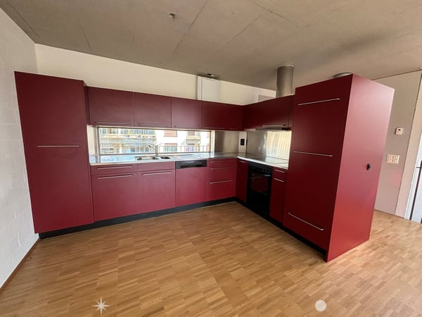 Helle 4.5-Zimmer-Duplexwohnung mit Balkon in Biel 2