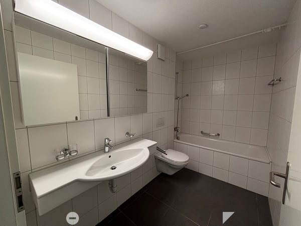 5.5-Zimmer-Wohnung mit Balkon und Weitsicht 5