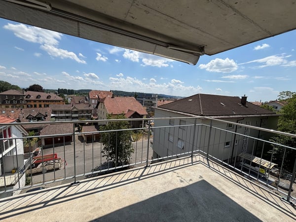 4.5-Zimmer-Wohnung mit Balkon und Weitsicht 9