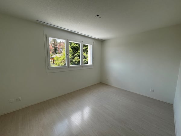 4.5-Zimmer-Wohnung mit Balkon und Weitsicht 8
