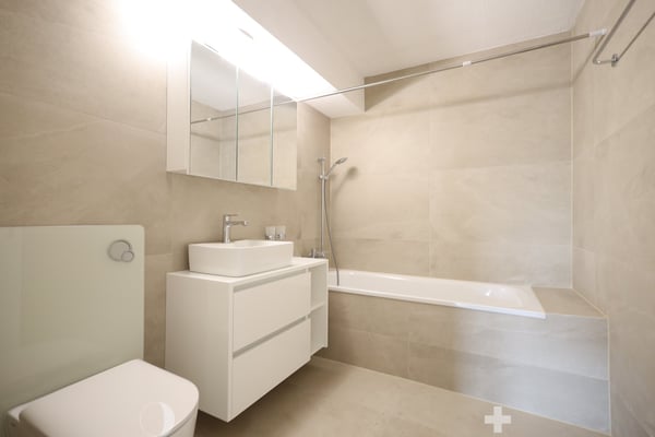 Helle 4.5-Zimmer-Wohnung mit Balkon im Zentrum von Biel 4