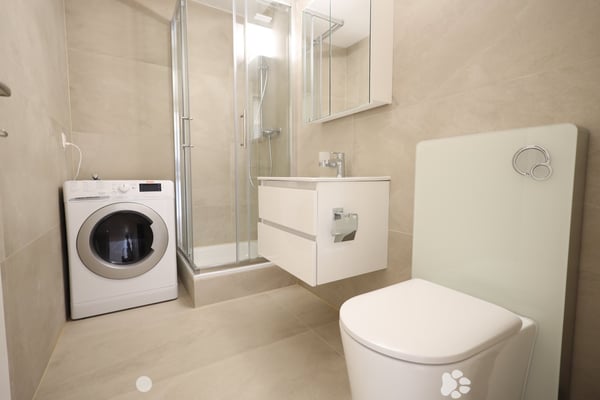 Helle 4.5-Zimmer-Wohnung mit Balkon im Zentrum von Biel 3