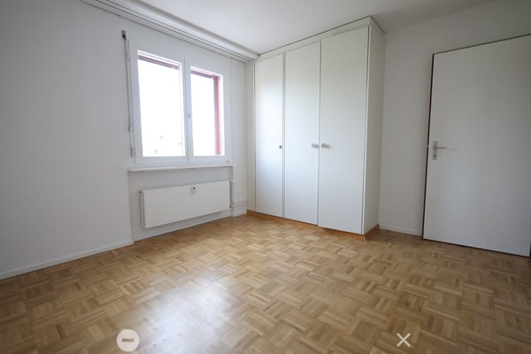 Helle 4.5-Zimmer-Wohnung mit Balkon im Zentrum von Biel 6