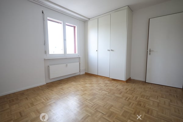 Helle 4.5-Zimmer-Wohnung mit Balkon im Zentrum von Biel 6